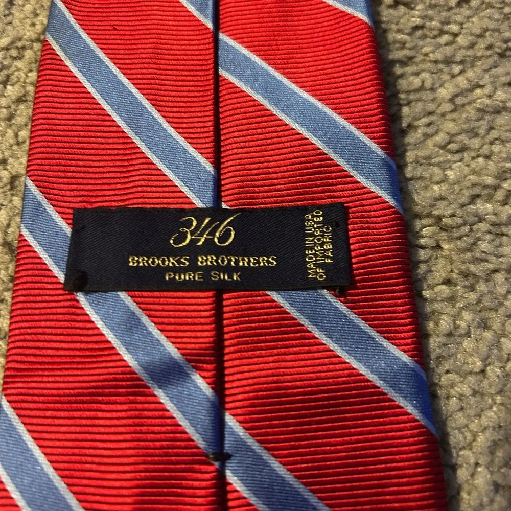 Brooks Brothers 346 Pure Silk Stripe‎ Print Tie